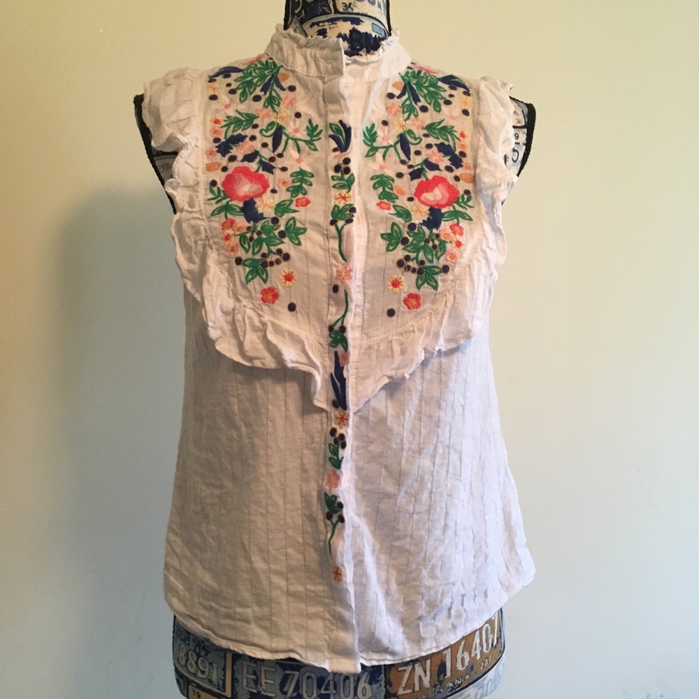 Sleeveless Lulumari top
